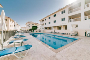 Отель Apartment Dora  Паралимни